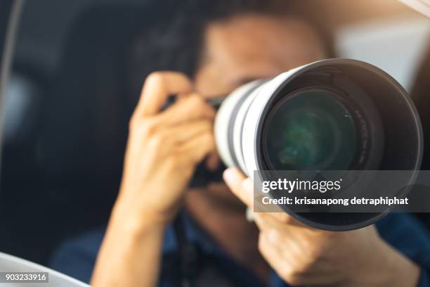 detective and photographers - detective fotografías e imágenes de stock