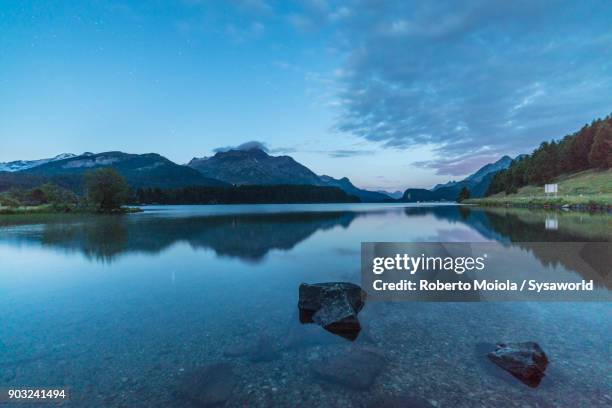 lake sils at dusk, switzerland - svizzera imagens e fotografias de stock