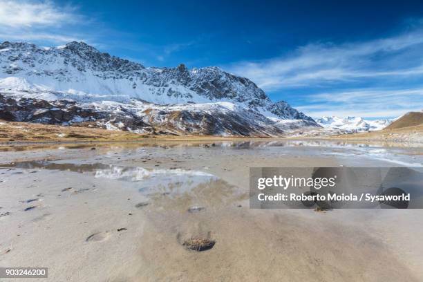 snowy peaks at albula pass, switzerland - svizzera imagens e fotografias de stock