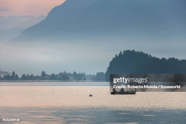 fishermen, lake sils, switzerland - svizzera imagens e fotografias de stock