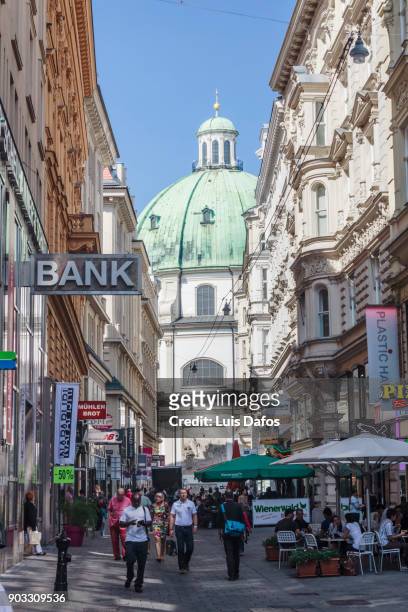 peterskirche from the graben. - graben stock pictures, royalty-free photos & images