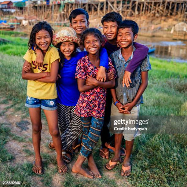 柬埔寨快樂柬埔寨兒童小組 - traditionally cambodian 個照片及圖片檔