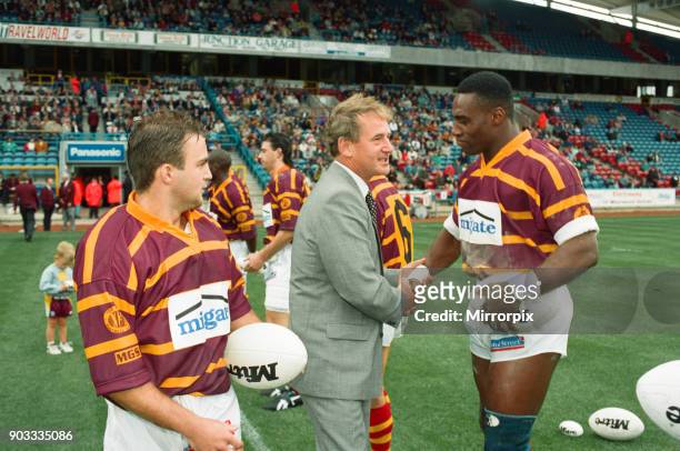 The first Huddersfield Giants home game at McAlpine stadium. Huddersfield MP Barry Sheerman is introduced to Basil Richards. 28th August 1994. .