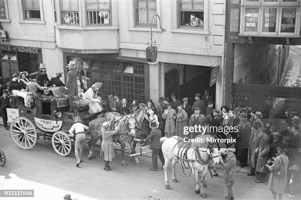 The Pickwick Coach at the Griffin, Kingston Upon Thames. Circa August 1936.