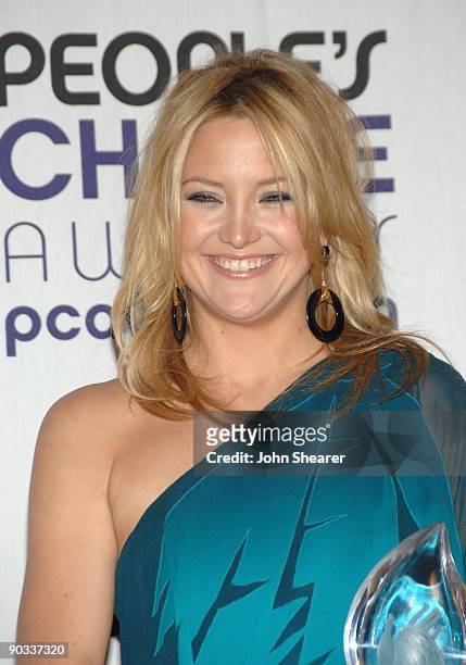Actress Kate Hudson poses in the press room at the 35th Annual People's Choice Awards held at the Shrine Auditorium on January 7, 2009 in Los...