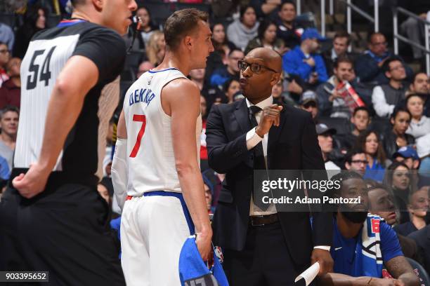 Sam Cassell coaches Sam Dekker of the LA Clippers during the game against the Atlanta Hawks on January 8, 2018 at STAPLES Center in Los Angeles,...