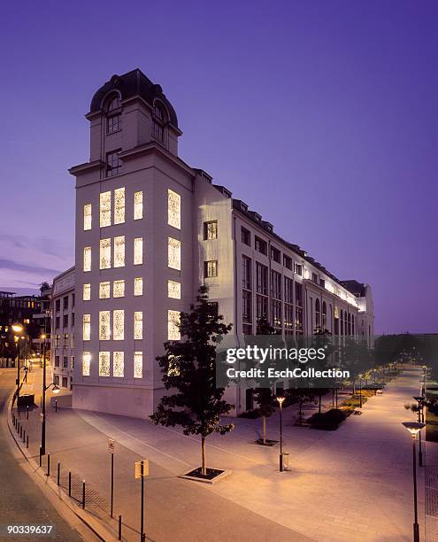 library of the université paris diderot-paris 7 - université stock pictures, royalty-free photos & images