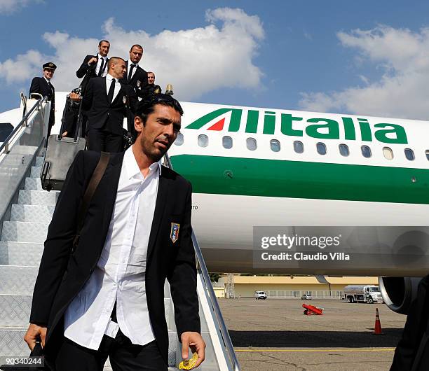 Gianluigi Buffon of Italy walks down the steps from Alitalia after arriving at Tbilisi on September 4, 2009 in Tbilisi, Georgia.