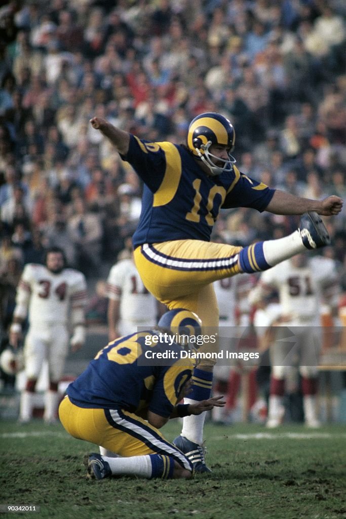 Tom Dempsey Rams Placekicker Tom Dempsey of the Los Angeles Rams follows through on a ...