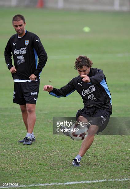 Uruguayan footballer Sebastian Fernandez kicks the ball during a training session in Lima on September 4, 2009. Uruguay will face Peru in Lima on...