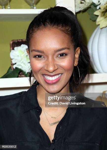 Elizabeth Mathis Actor 336 Elizabeth Mathis Stock Photos, High-Res Pictures, and Images ...