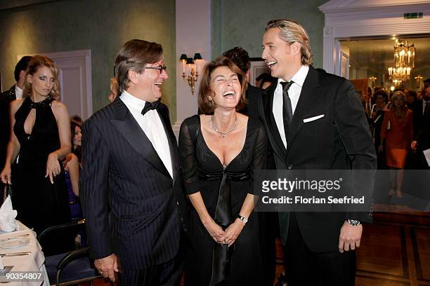 Thomas Haffa and wife Gabriele and Franjo Pooth attend the 'UNICEF-Gala' at Park Hotel on September 5, 2009 in Bremen, Germany.