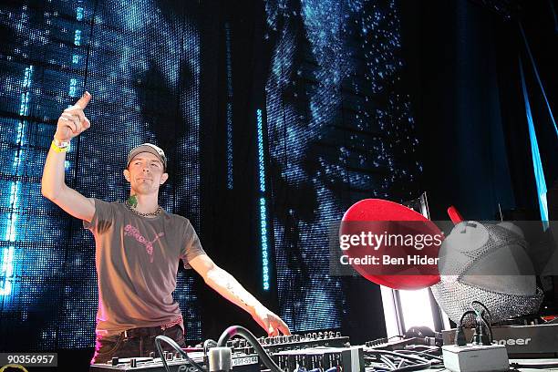 Deadmau5 performs at the 2009 Electric Zoo music festival at Randall's Island on September 5, 2009 in New York City.