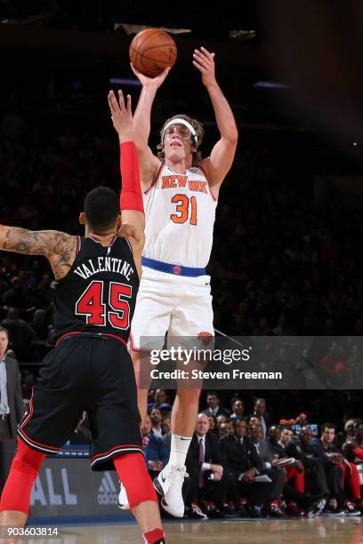 Ron Baker of the New York Knicks shoots the ball against the Chicago Bulls on January 10, 2018 at Madison Square Garden in New York City, New York....