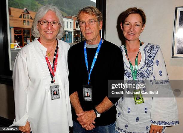 William R Huntsinger Wegman Photos and Premium High Res Pictures - Getty Images