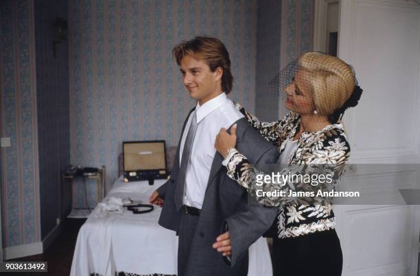 David Hallyday with his mother Sylvie Vartan on his wedding day with Estelle Lefebure, 15th September 1989