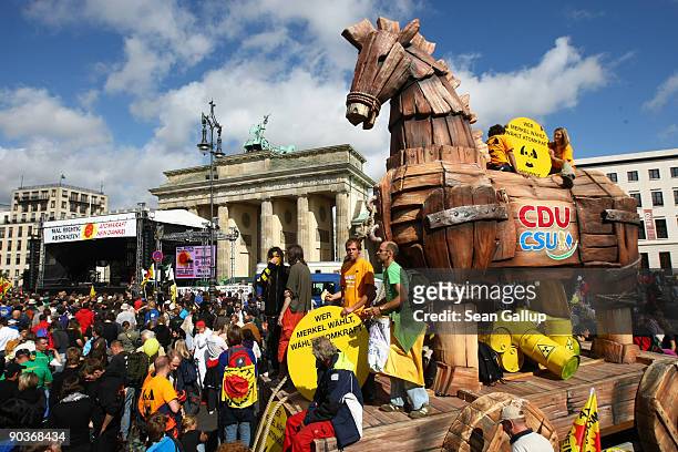 Anti-nuclear protesters gather in front of the Brandenburg Gate during an anti-nuclear energy demonstration on September 5, 2009 in Berlin, Germany....