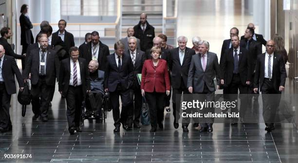 Berlin, Deutsche Parlamentarische Gesellschaft DPG, drittes Sondierungsgespraech zwischen der CDU/CSU und der SPD zur Anbahnung einer grossen...