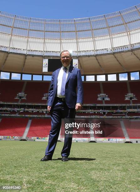 Brasilien, Suedamerika, Bundesratspraesident und Niedersaechsischer Ministerpraesident Stephan Weil SPD zu Besuch in Brasilia, hier im Stadion...