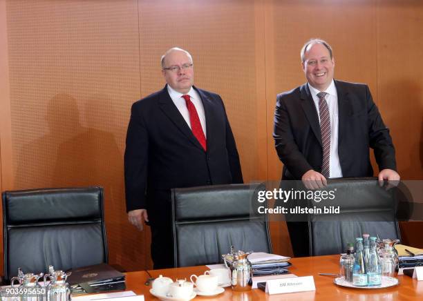 Berlin, Bundeskanzleramt, Staatssekretaer Helge Braun, Peter Altmaier , Bundesminister für besondere Aufgaben