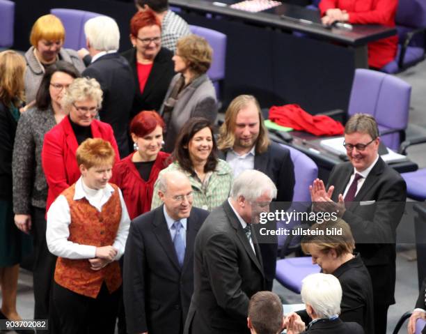 Berlin, Reichstag, Plenum, der Bundestag waehlt Angela Merkel zum 3. Mal zur Bundeskanzlerin. Thomas Oppermann, Peer Steinbrueck, Sigmar Gabriel,...