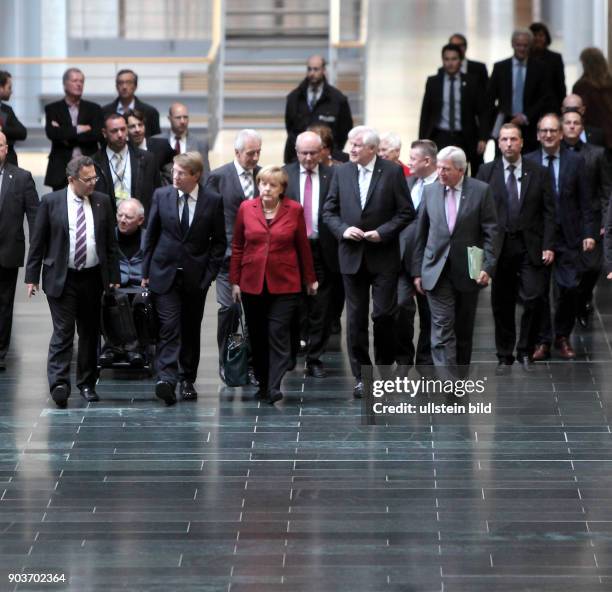 Berlin, Deutsche Parlamentarische Gesellschaft DPG, drittes Sondierungsgespraech zwischen der CDU/CSU und der SPD zur Anbahnung einer grossen...