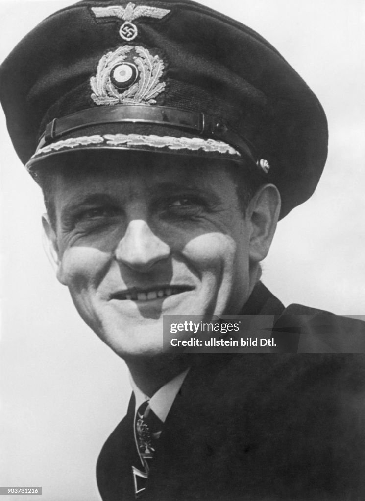 Eric Topp Erich Topp, Naval Officer, Germany - with Iron Cross News Photo - Getty ...