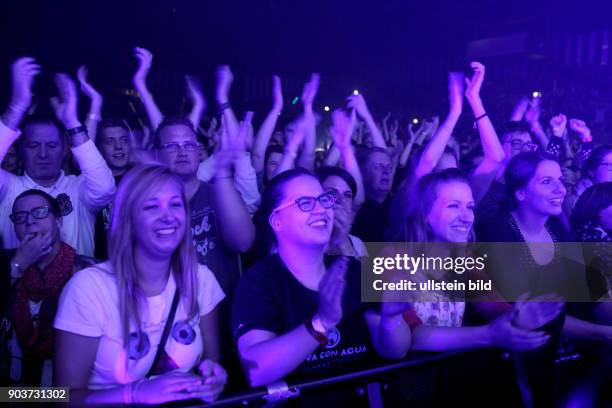 Fettes Brot "Teenager vom Mars"-Tour Schiffmeister/Björn Beton , Doktor Renz und König Boris Mitsubishi Electric Halle Düsseldorf