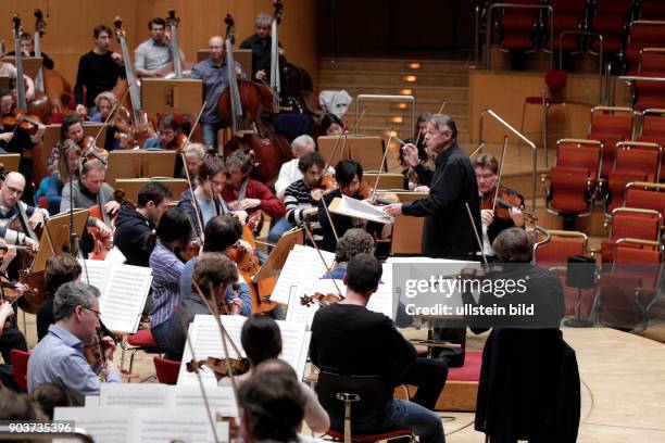 Mariss Jansons leitet das Symphonieorchester des Bayerischen Rundfunks Philharmonie Köln