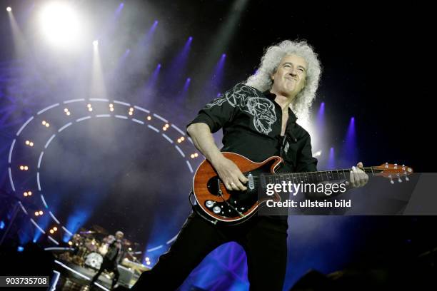 Queen + Adam Lambert Adam Mitchel Lambert , Brian Harold May, CBE und Roger Meddows-Taylor gastieren auf ihrer "Live in Europe 2016"-TourRheinEnergie...