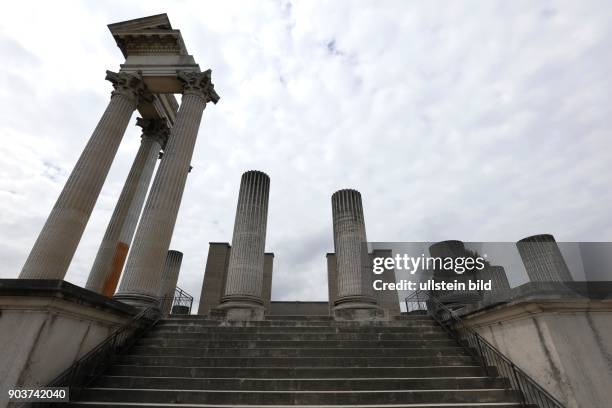 Archäologische Park in Xanten Das Bild zeigt: Der Hafentempel war nach dem Kapitol der zweitgrößte Tempel der Stadt. Seine Größe und der aufwändig...