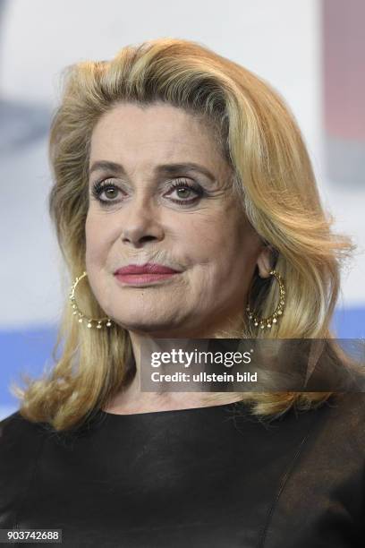 Schauspielerin Catherine Deneuve bei der Pressekonferenz zum Film SAGE FEMME / THE MIDWIFE anlässlich der 67. Berlinale