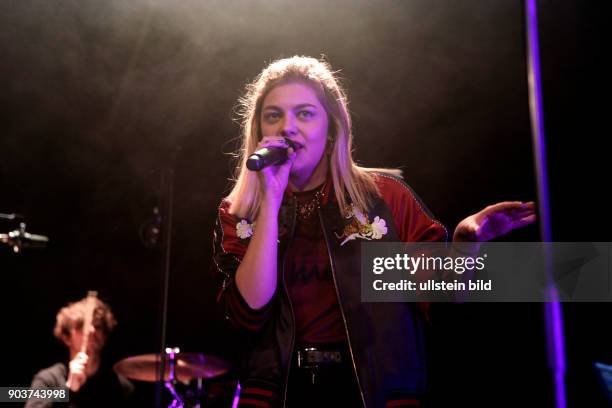 Louane Emera "Chambre 12"-TourGloria Theater Köln