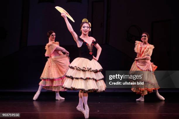 Les Ballets Trockadero de Monte Carlo gastiert im Rahmen des 29. Kölner Sommerfestivals vom 26. Bis 31. Juli 2016 in der Philharmonie Köln. Die Show...