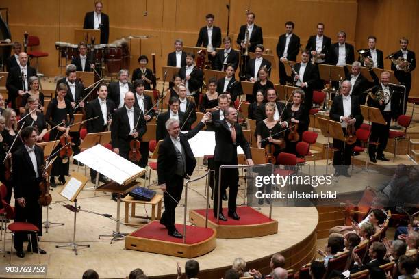 Jahre Kölner Philharmonie - Jubiläumskonzert , vor genau 30 Jahren, wurde die Kölner Philharmonie eröffnet. Das Gürzenich-Orchester Köln und das WDR...