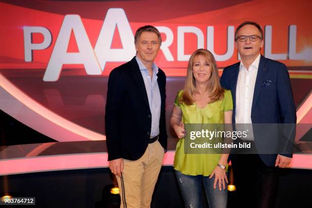 Anne Gesthuysen und ihr Ehemann Frank Plasberg fordern in dem neuen Quiz "Paarduell" andere mutige Ehe- oder Liebespaare zum täglichen Wissensduell....