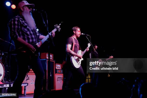 Eagles of Death Metal "Zipper Down"-Tour Eagles of Death Metal bestehen aus: Jesse ?The Devil? Hughes , Dave Catching , Brian O?Connor und Claude...