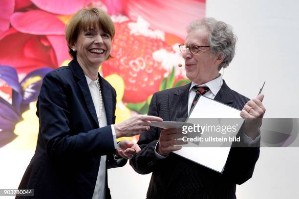 Raimund Thomas erhält den mit 10 000 Euro dotierten Art-Cologne-Preis 2016. Mit der Auszeichnung werden jährlich eine Persönlichkeit geehrt, die sich...