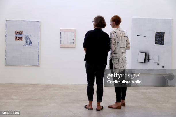 Christina Chirulescu gastiert mit ihrer Ausstellung ?PORTRAIT FORMAT PICTURES? vom 08. September bis 22. Oktober 2016 in der artothek Köln. Das Bild...