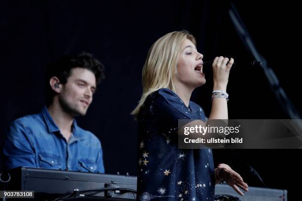 Louane Emera "Chambre 12"-Tour auf dem Kunst!Rasen, Charles-de-Gaulle-Straße, Bonn-Gronau