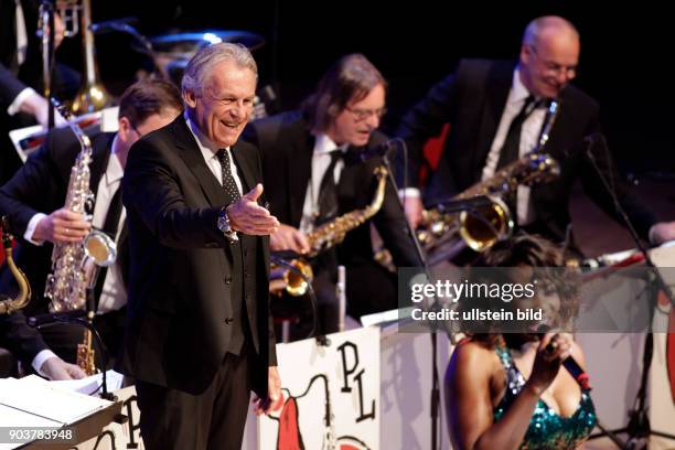 Pepe Lienhard gastiert mit seiner 17-köpfigen Big Band auf seiner "Swing Live"-Tour Die Pepe Lienhard Big Band besteht aus: Pepe Lienhard , Dorethea...