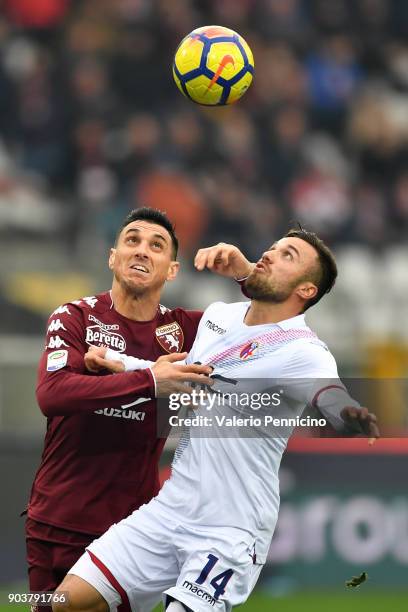 Nicolas Burdisso of Torino FC competes with Federico Di Francesco of Bologna FC during the serie A match between Torino FC and Bologna FC at Stadio...