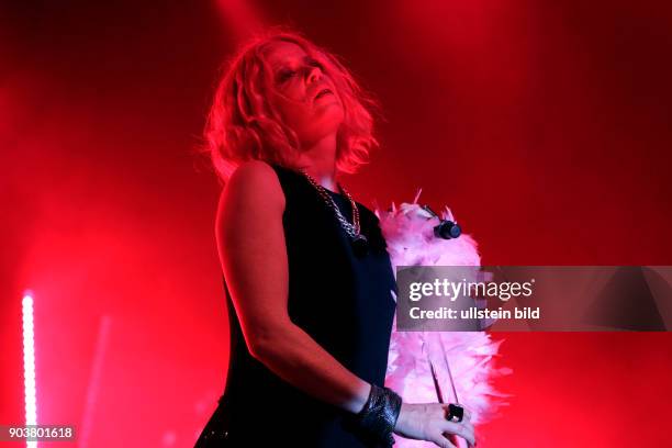 Garbage "20 Years of Queer"-Tour Garbage besteht aus Shirley Manson , Duke Erikson , Steve Marker und Butch Vig , Livemitglieder und Ersatzmusiker...