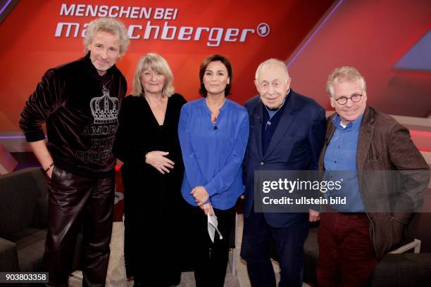 Menschen bei Maischberger Thema der Sendung: ?Das Quartett der Querdenker? Gäste bei Sandra Maischberger sind Thomas Gottschalk , Alice Schwarzer ,...