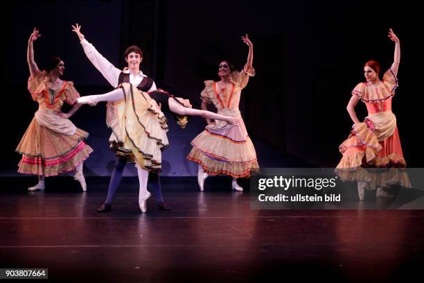 Les Ballets Trockadero de Monte Carlo gastiert im Rahmen des 29. Kölner Sommerfestivals vom 26. Bis 31. Juli 2016 in der Philharmonie Köln. Die Show...