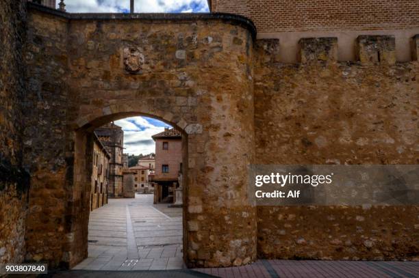 san miguel gate in the wall of the burgo de osma, soria, spain - burgo de osma stock pictures, royalty-free photos & images