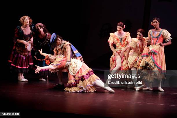 Les Ballets Trockadero de Monte Carlo gastiert im Rahmen des 29. Kölner Sommerfestivals vom 26. Bis 31. Juli 2016 in der Philharmonie Köln. Die Show...