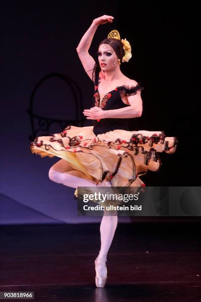 Les Ballets Trockadero de Monte Carlo gastiert im Rahmen des 29. Kölner Sommerfestivals vom 26. Bis 31. Juli 2016 in der Philharmonie Köln. Die Show...