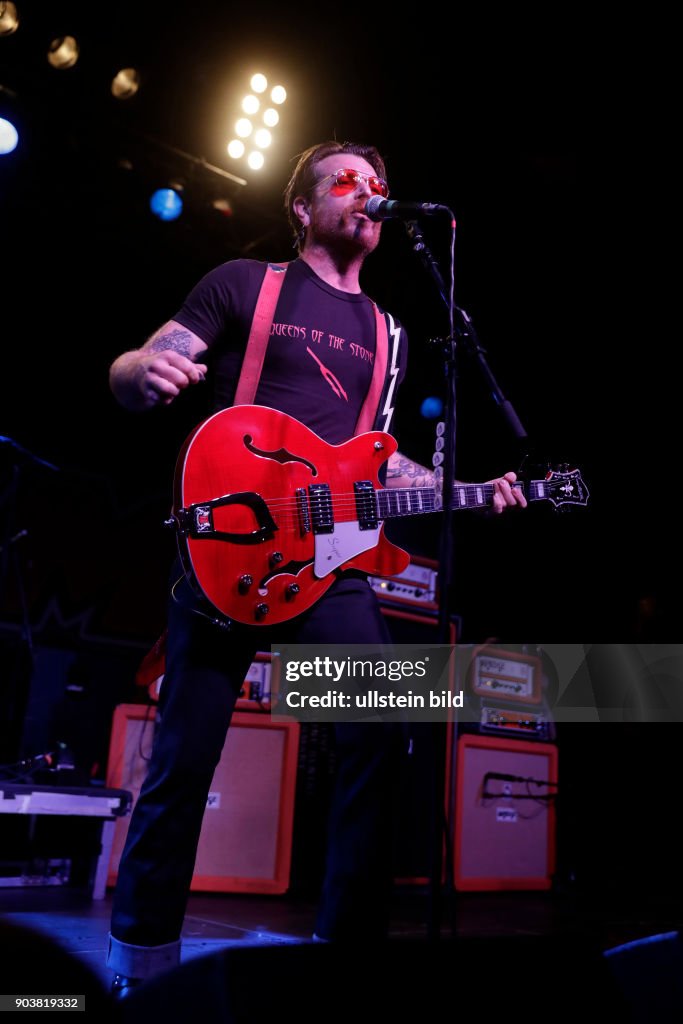 Amerikanische Stoner-Rock-/Garage-Rock-Band Eagles of Death Metal gastiert auf ihrer "Zipper Down"-Tour in der Live Music Hall Köln