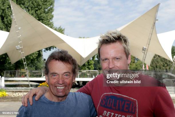 Bläck Fööss gastieren open air am Tanzbrunnen Köln. Bei diesem Konzert wird sich Sänger Kafi Biermann vom Tanzbrunnen verabschieden. Er wird aber...